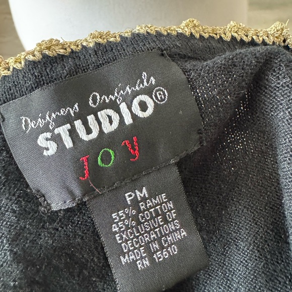 Studio JOY Black Poinsettia Embroidered Christmas Sweater Vest PM Petite Medium - Picture 3 of 5